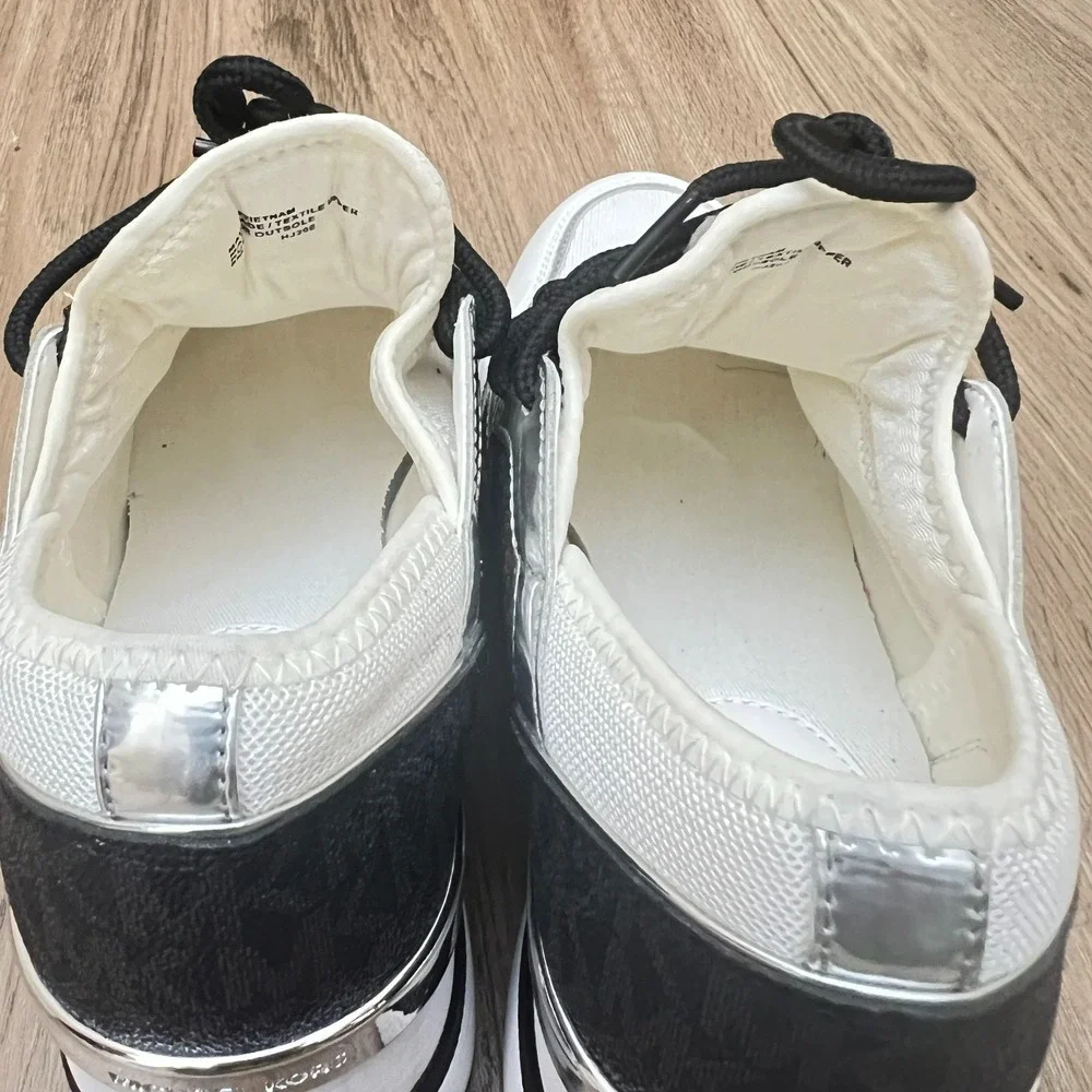 Michael Kors Liv Extreme Trainer Sneakers White Brown Signature Logo Size 8M